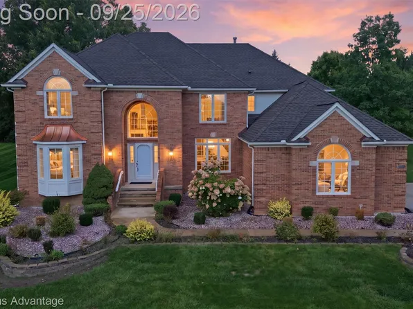 48548 Castleside Dr, Canton, MI 48187