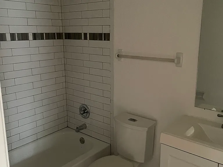 1409 E Poinsettia Ave #B — Photo 4