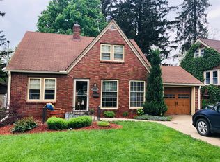 1238 65th St, Windsor Heights, IA 50324