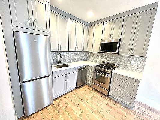 1st image of 361 E 50th St APT 3C