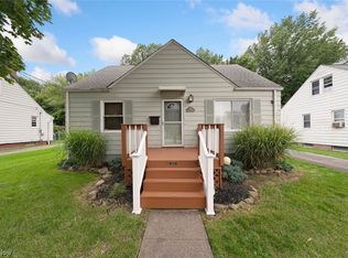 820 E 254th St, Euclid, OH 44132