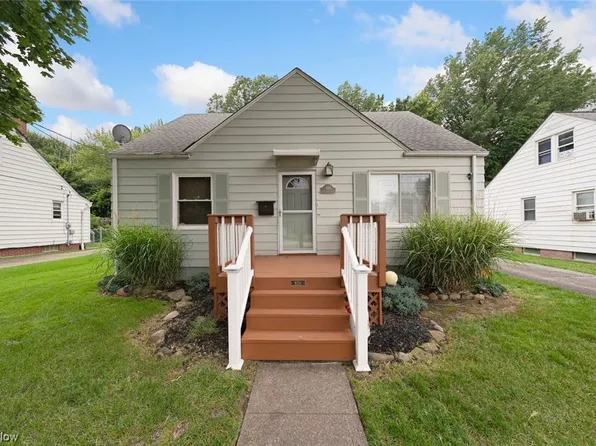 820 E 254th St, Euclid, OH 44132