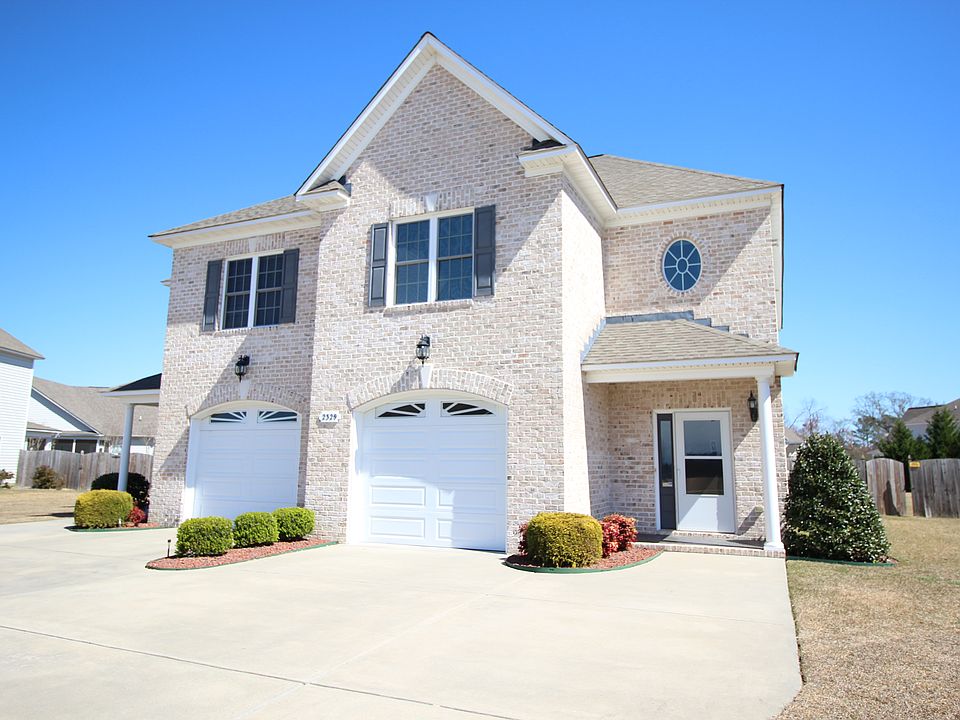 1st image of 2329 Dovedale Dr #B