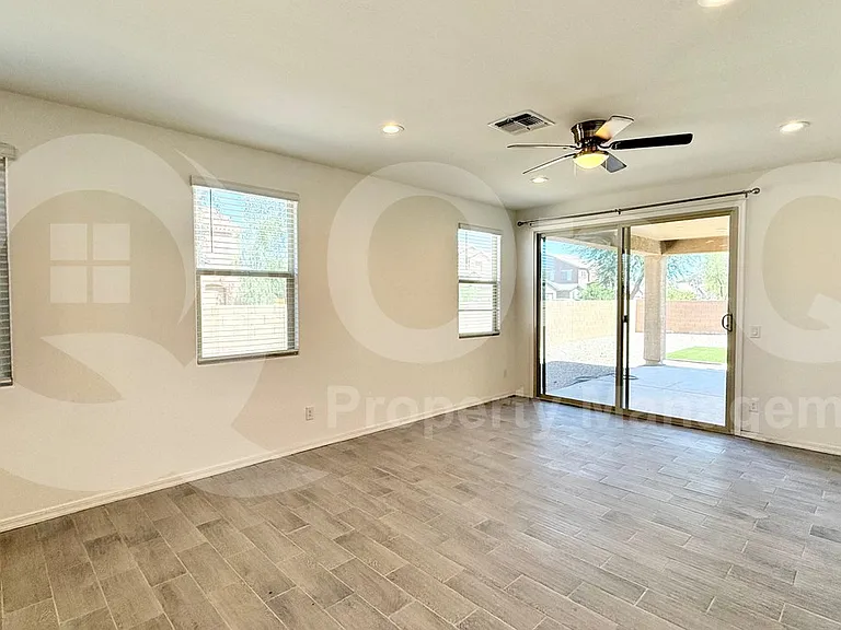 1265 E Kingman St — Photo 7
