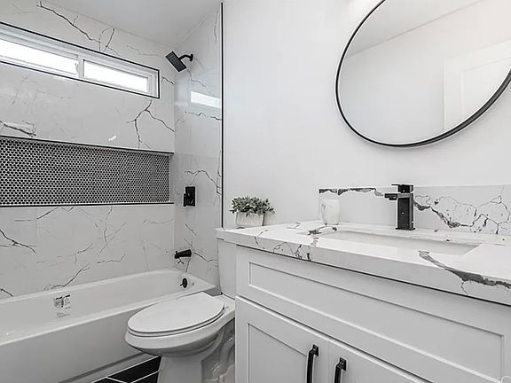 5th image of 10252 Santana St