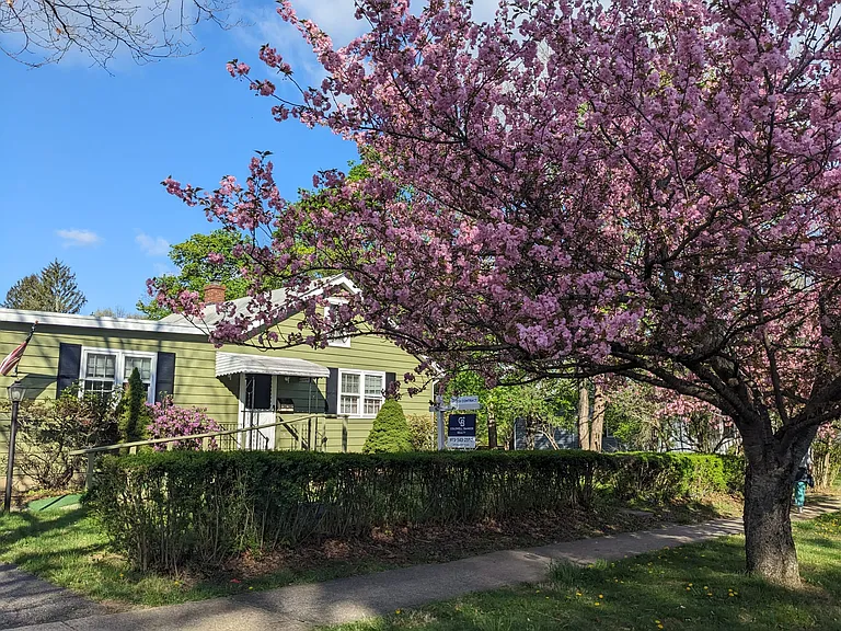40 Mountain Ave — Photo 1