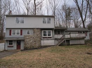 911 Kill Dr, Newton, NJ 07860