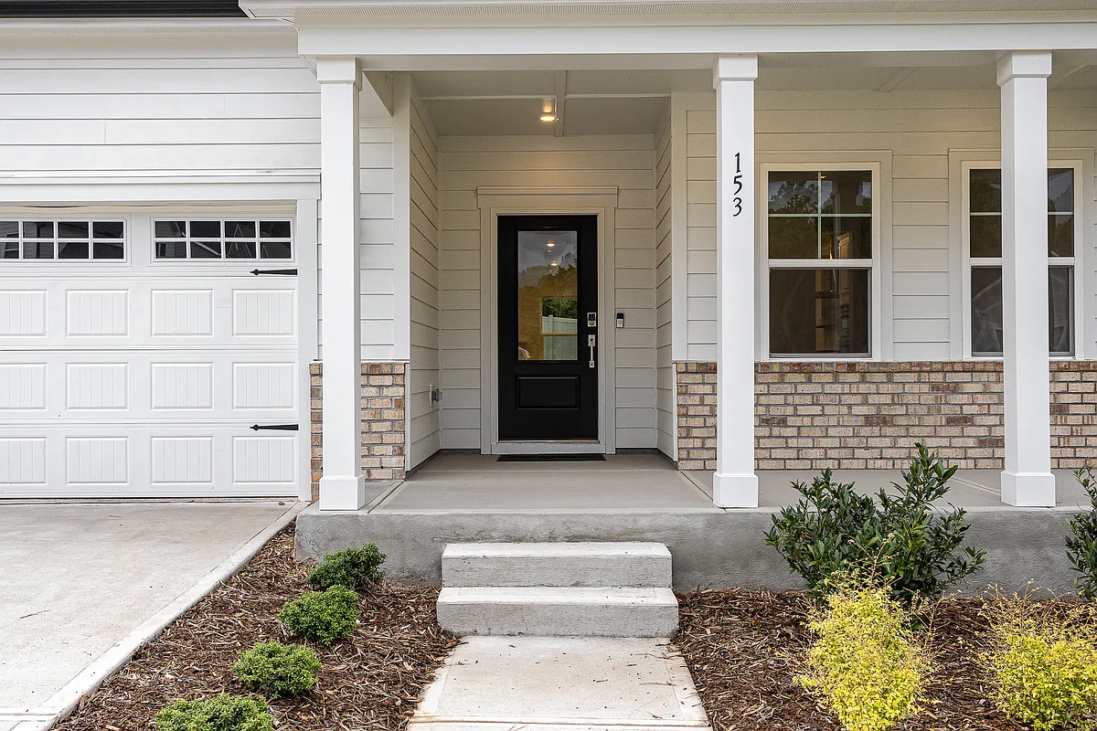 Building Photo - 153 Hickory Grove Dr