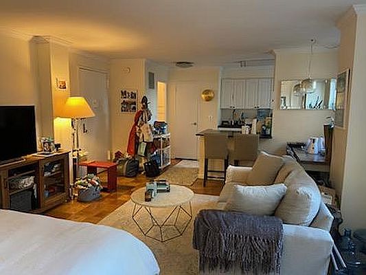 3rd image of 340 E 80th St #16T