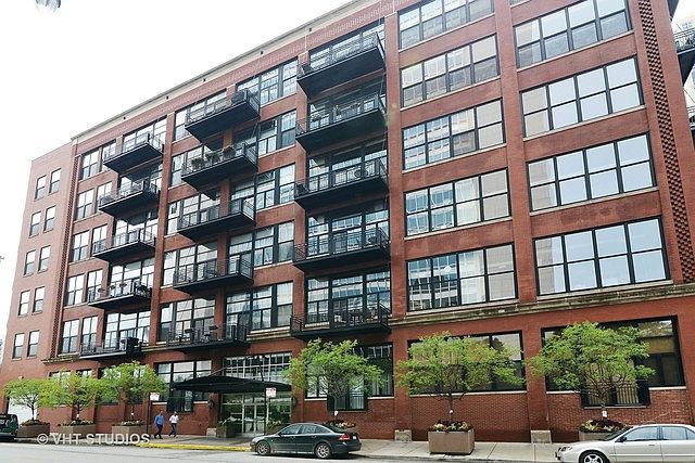 1st image of 521 W Superior St #132