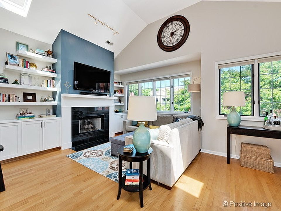 1st image of 3250 N Damen Ave #3