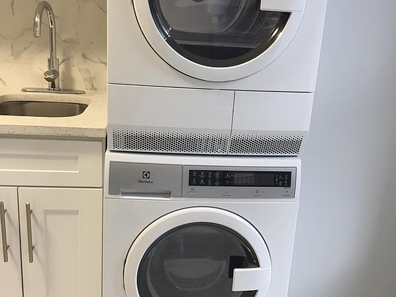 5th image of 18 Fulton Ave #21E