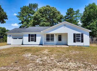 212 Chappell Creek Ct, Richlands, NC 28574