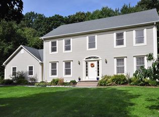 104 Shaw Ln, Windsor, CT 06095