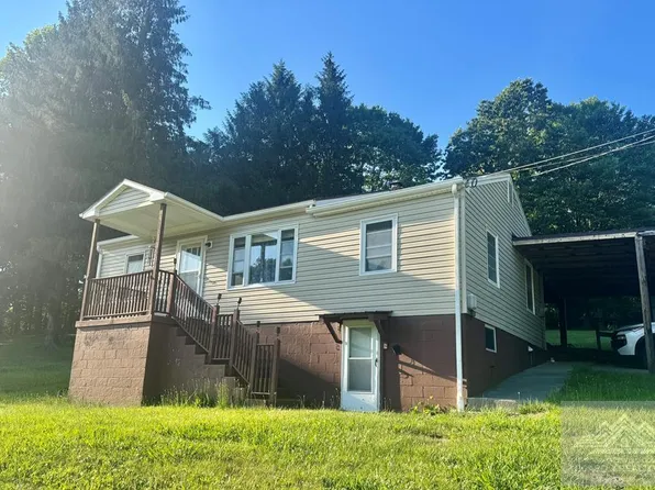 7550 New Hope Rd, Bluefield, WV 24701