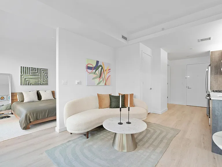 *Photos shown are of unit 488 with terrace. This unit does not have a terrace*