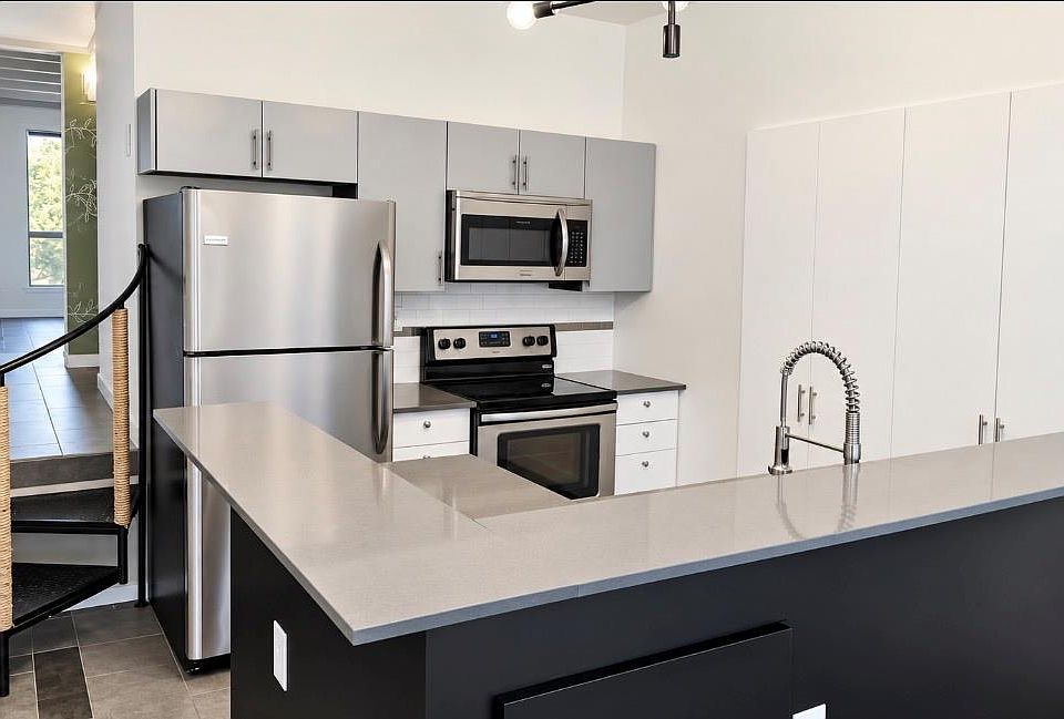 1st image of 5802 Circulo Dr #4D