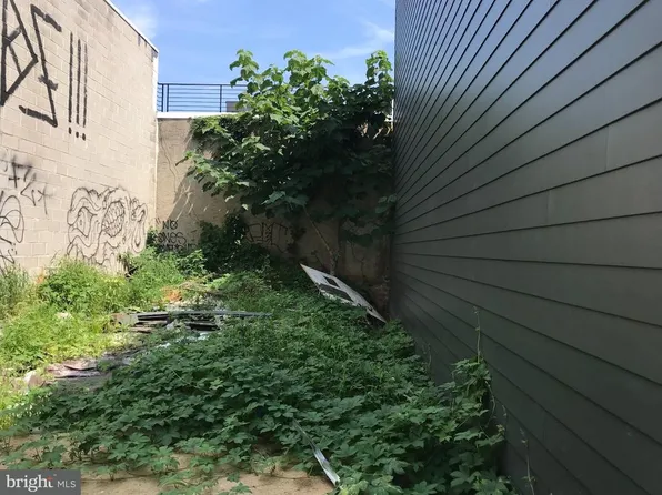 1421 Hope St, Philadelphia, PA 19122