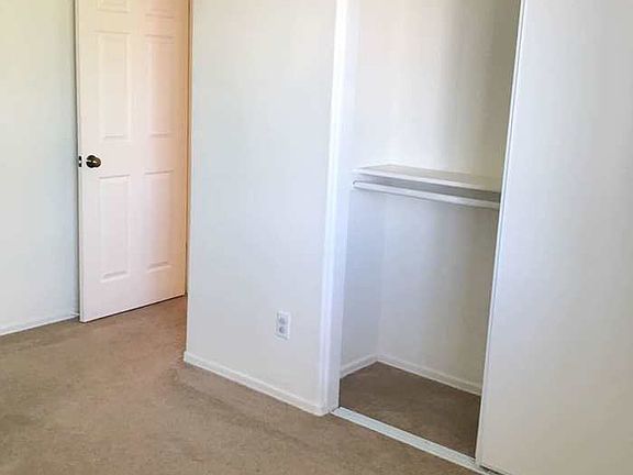 5th image of 12935 W Voltaire Ave
