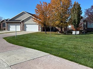 2251 Spring Creek Dr, Layton, UT 84041
