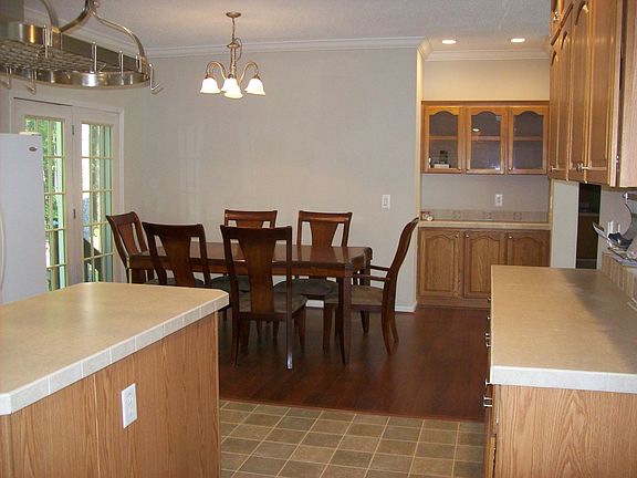 Island & overhead pot rack