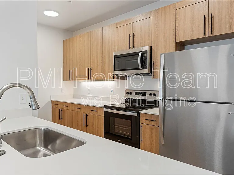 3378 Washington Blvd #101 — Photo 5