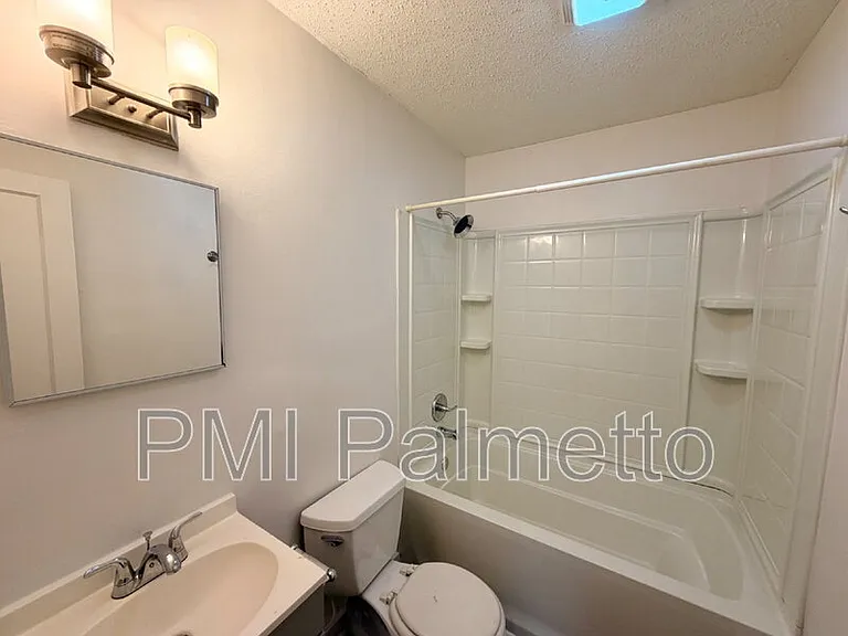 528 Jasper St — Photo 9