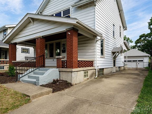 4th image of 109 Maplelawn Dr