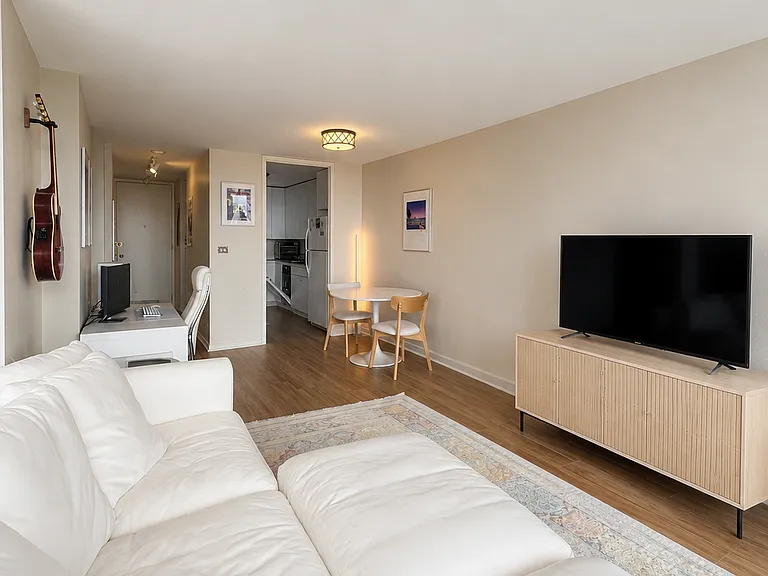 1660 N La Salle Dr #3206 — Photo 3