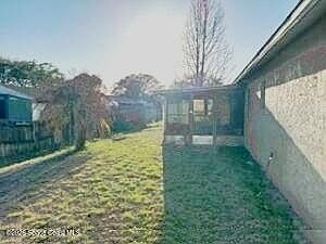 4th image of 3711 Prescott St