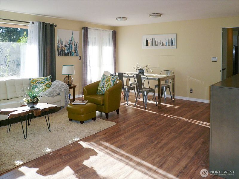 4th image of 11321 30th Avenue NE