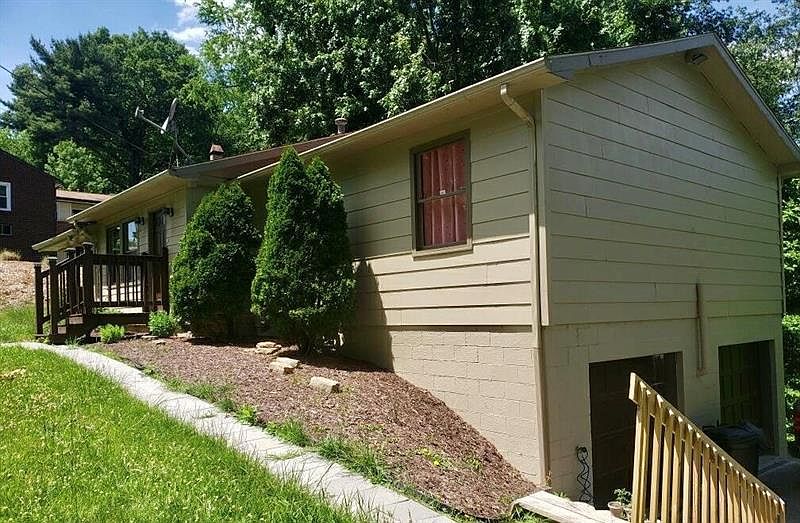 1st image of 1568 Highland Ave