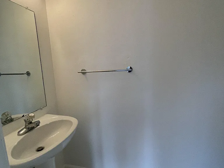 1323 Lindsay Ln — Photo 10