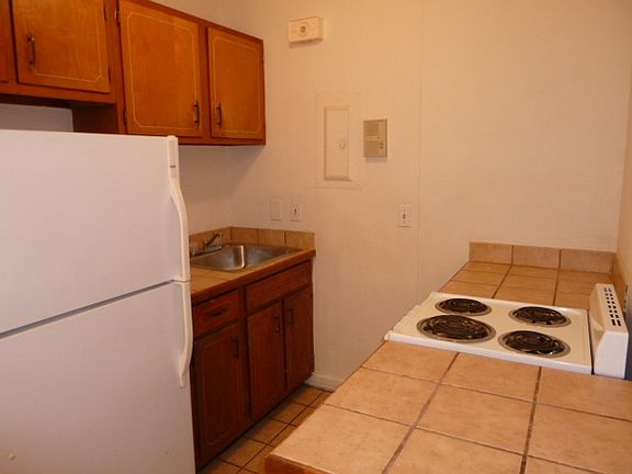 3rd image of 3221 W Swann Ave APT 5