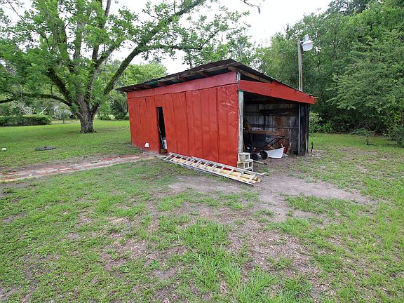 2nd image of 23025 Railroad Ave
