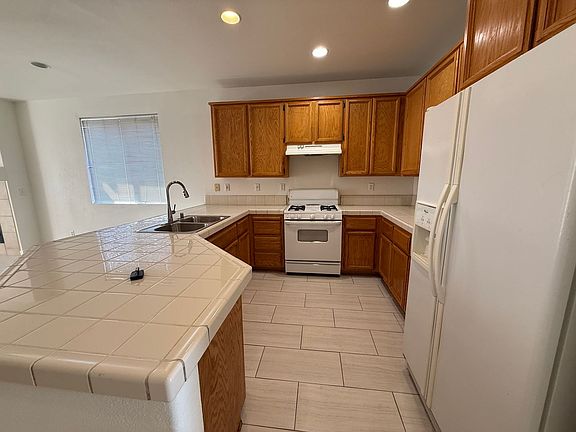 3rd image of 2215 Hearst St
