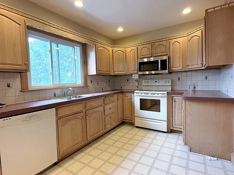 41 Elm St #1F — Photo 8