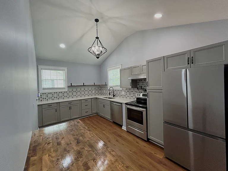 112 Hodgens Dr — Photo 9