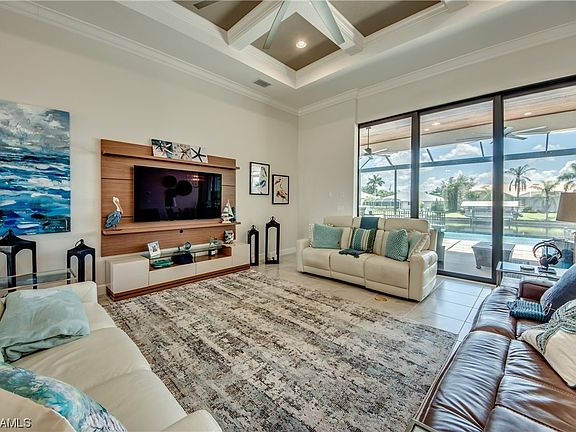 4th image of 3415 SW 28th Ave