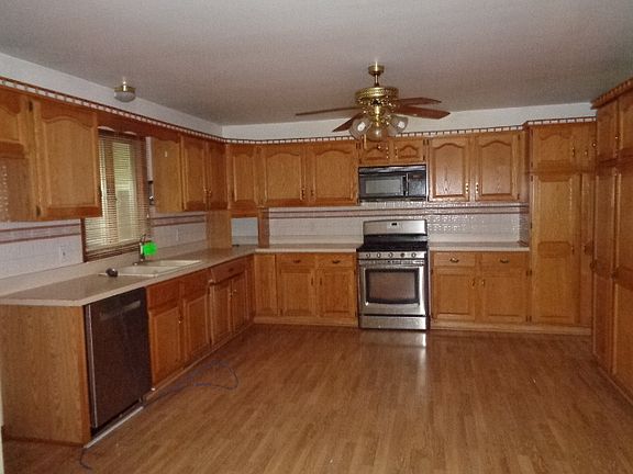 4th image of 23555 W Fern St