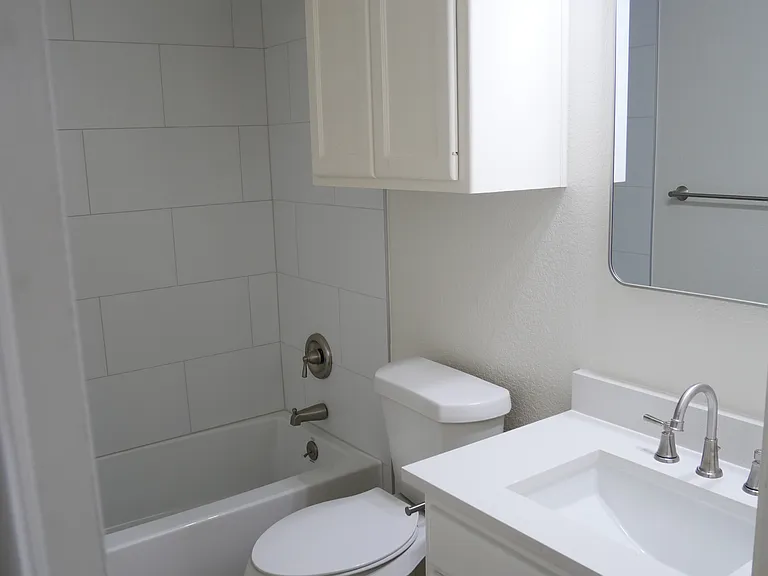 503 Gateway Pkwy #5 — Photo 17