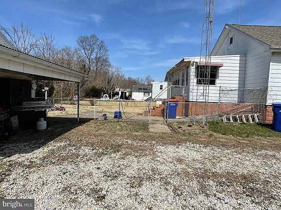 3rd image of 404 Manor Ave