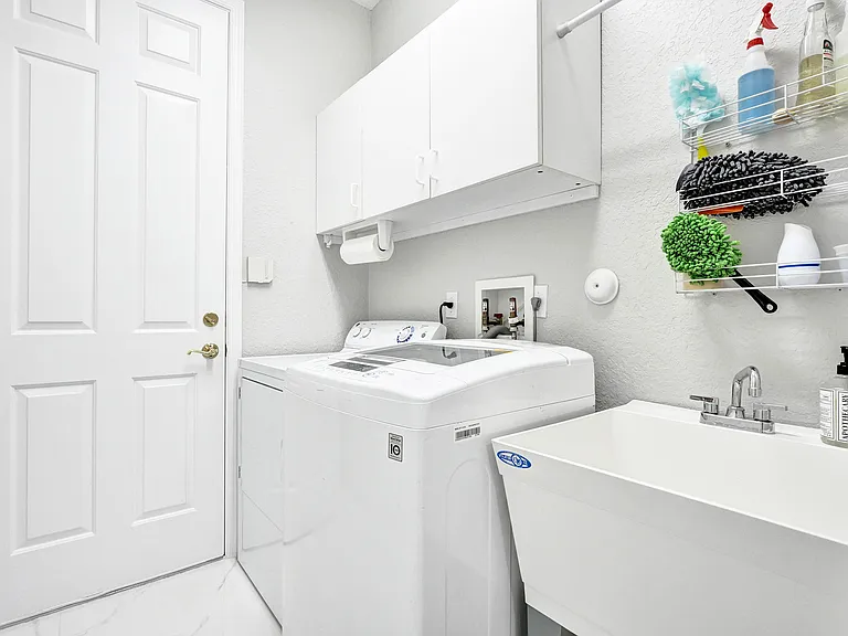 304 NW Bayside Ct — Photo 55