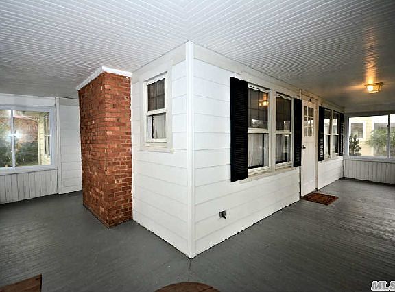 5th image of 74 Yale Pl