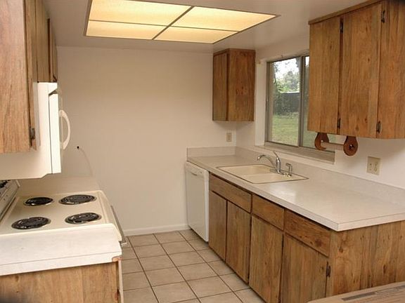 3rd image of 4827 Birchmont Pl