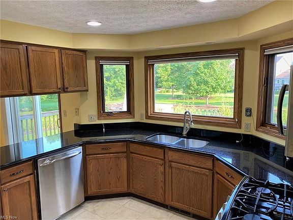 2nd image of 10388 Belmeadow Dr