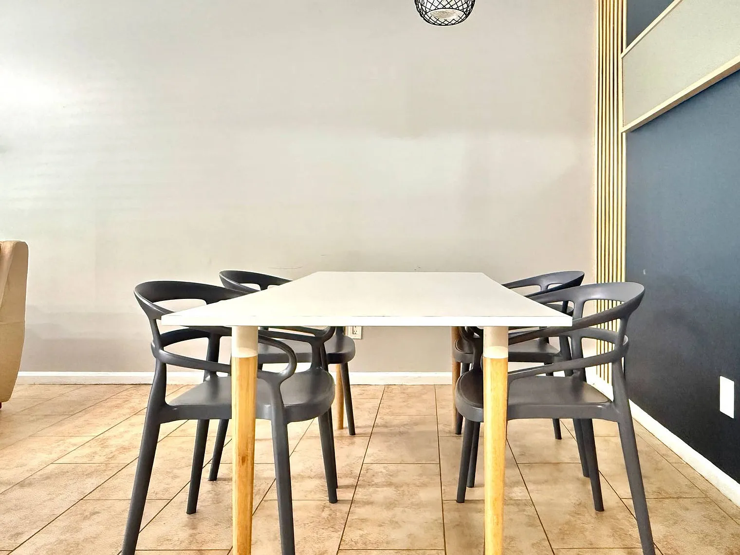 2 bed, 2.0 bath, 1194 sqft, $2,932 — Photo 3
