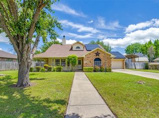 715 Mockingbird St, Bonham, TX 75418
