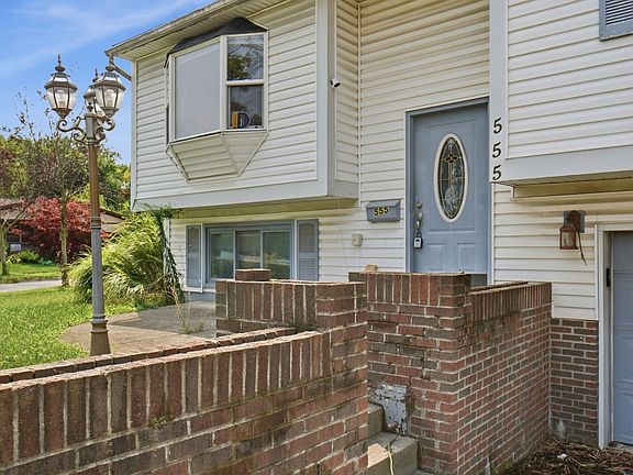 5th image of 555 Fox Ridge St