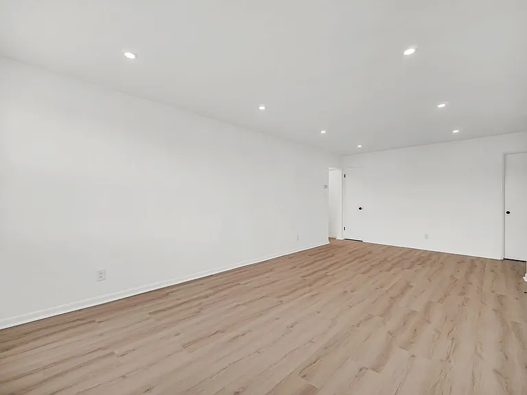 1307 Calumet Ave — Photo 6
